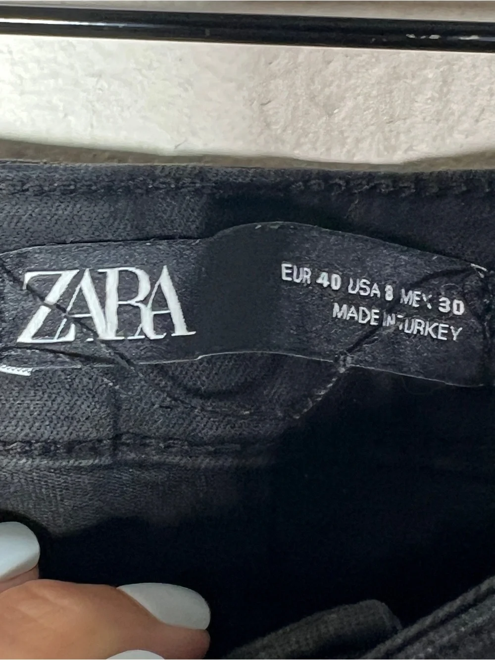 Zara black skinny leg jeans size 8 B102